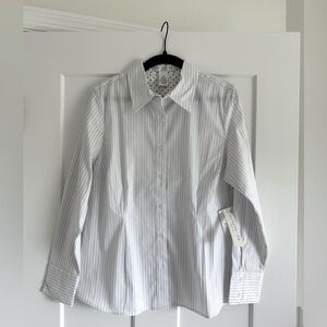 Pursuits‎ Women’s White Button-up Dress Shirt